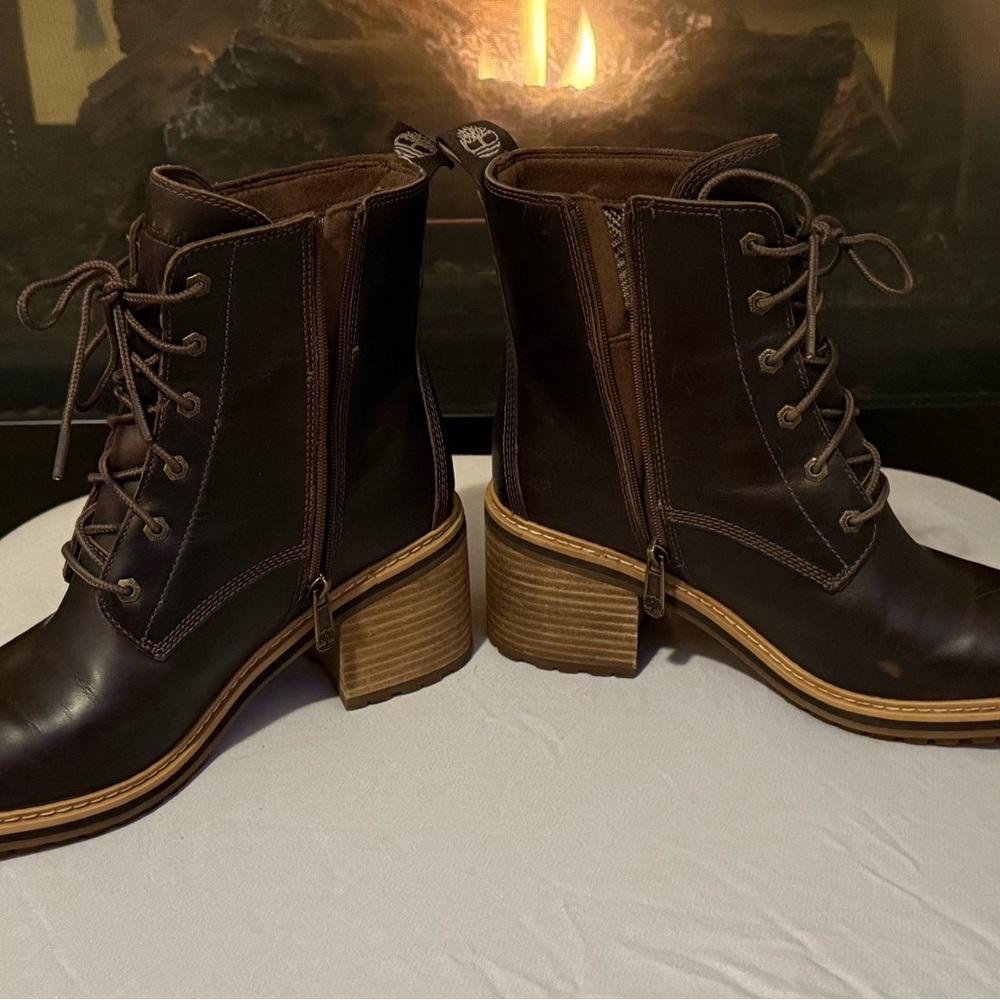 Women’s Leather Boots - Picture 2 of 6